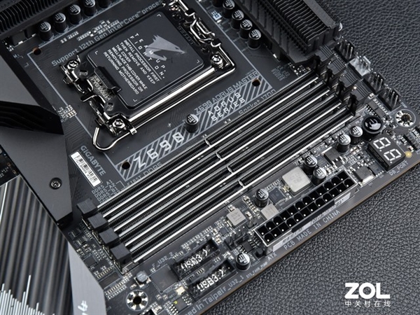 性能提升2倍多!可我依旧不建议你们买 Ddr5 内存 性能提升2倍多!可我依旧不建议你们买 Ddr5 内存